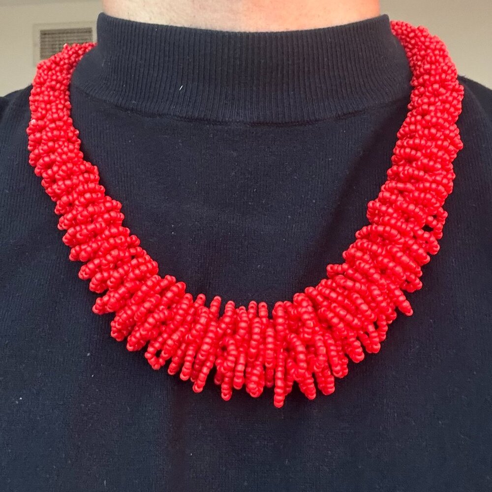 🇧🇷 - [Unmarked] Coral Layed Handmade Beaded Statement Necklace